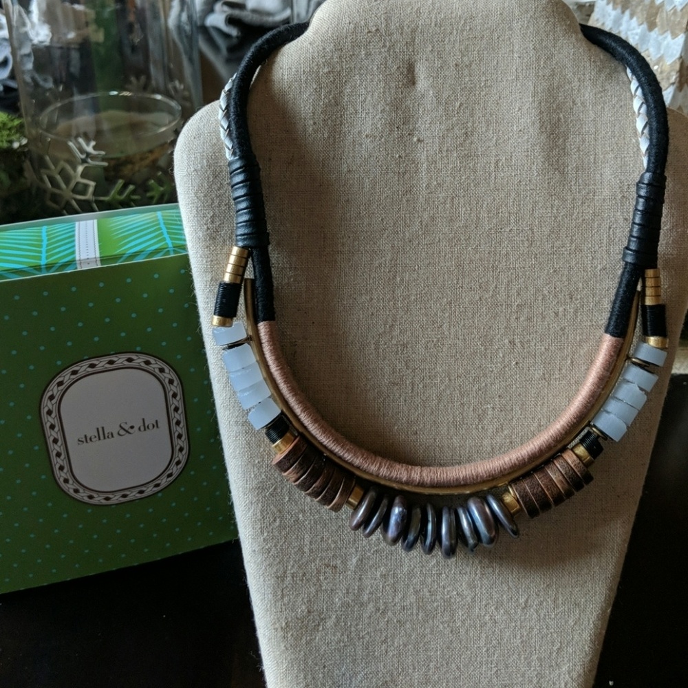 Stella and Dot Alay necklace